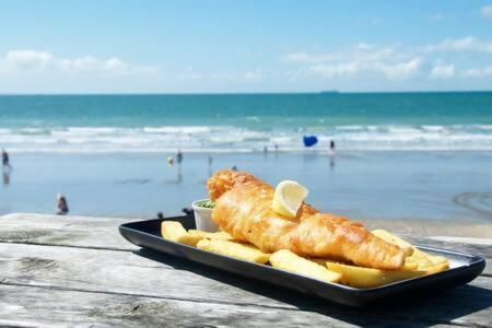 Charming Bolthole 400M To Beach Earnley Экстерьер фото